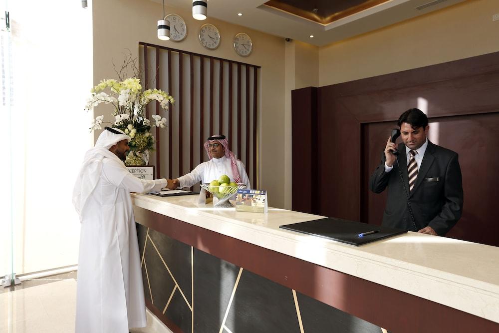 Hotel Swiss Flora 3*