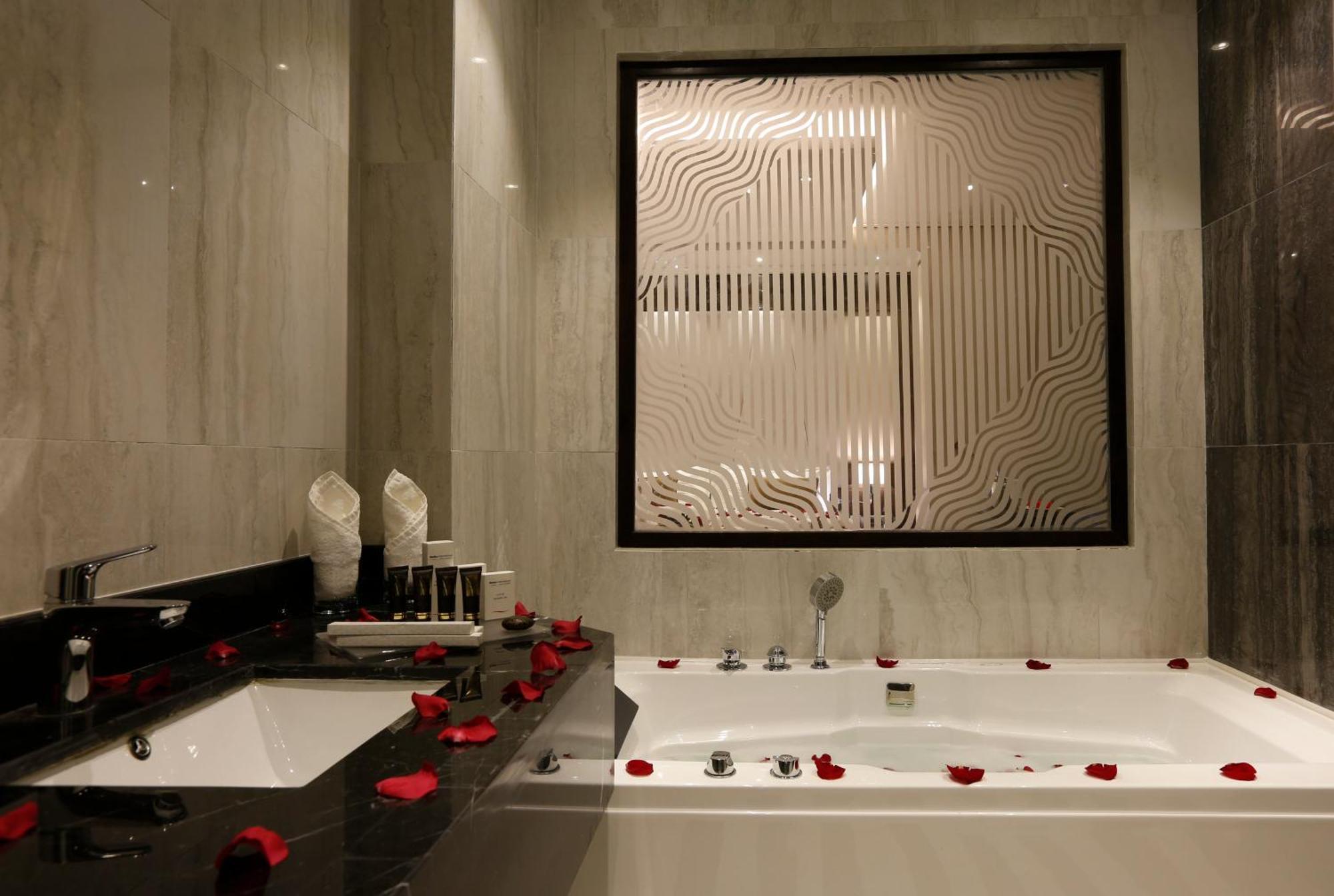 Swiss Flora Hotel